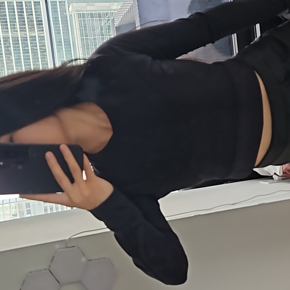 Banana Republic long sleeve crop top